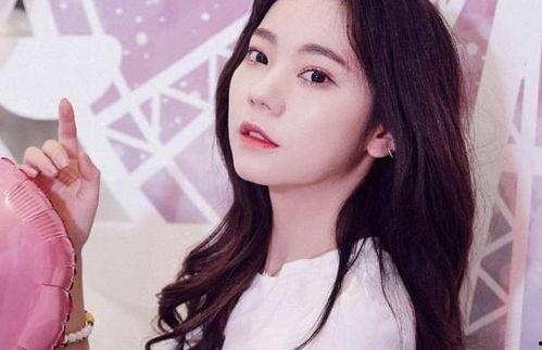 紫字的明星,揭秘他们的辉煌历程与传奇故事