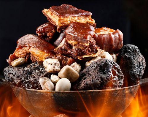 头条外国小伙吃美食