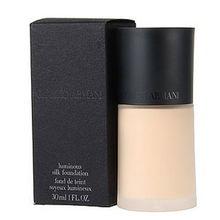 明星柔亮粉底液