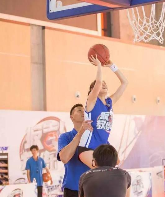 高个男明星吃瓜,揭秘娱乐圈幕后真相